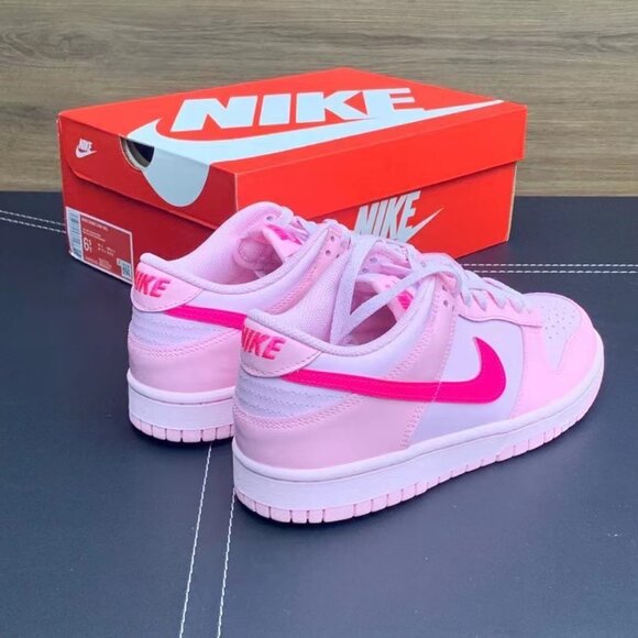 Women's Nike dunk low Triple pink - Picture 6 of 7
